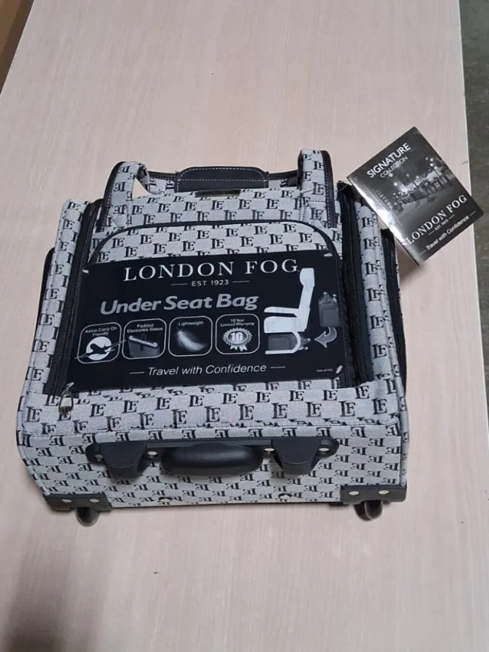 London Fog Under Seat Carryon Signature Roller Bag Logo Black/Gray 15